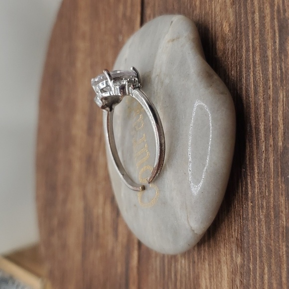 Sterling R533 adjustable band pear cut moissanite diamond ring 💍 - Picture 4 of 4